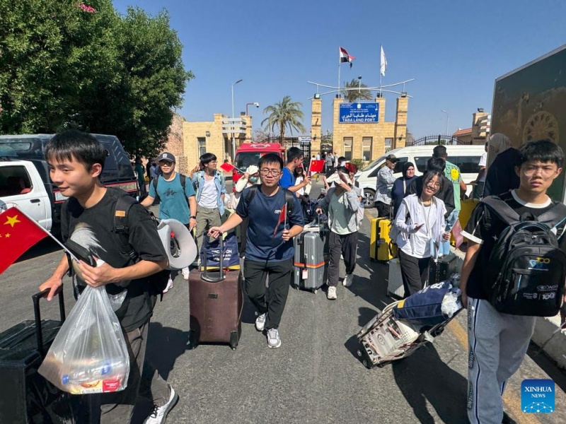 119 chineses evacuados de Israel para o Egito