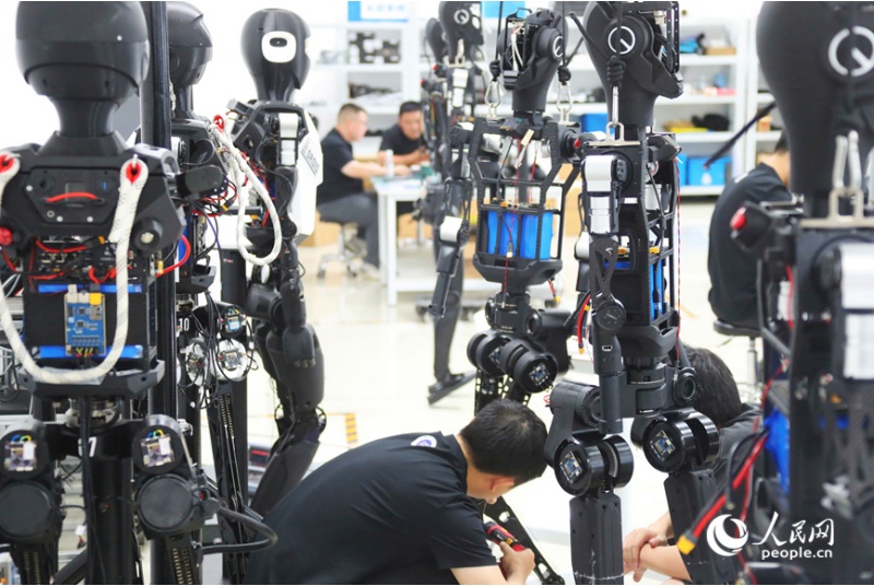 China em Movimento: Henan aposta na indústria de rob?s humanoides