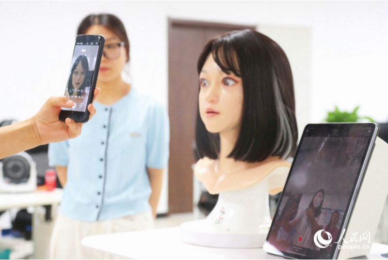 China em Movimento: Henan aposta na indústria de rob?s humanoides