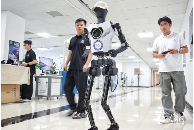 China em Movimento: Henan aposta na indústria de rob?s humanoides