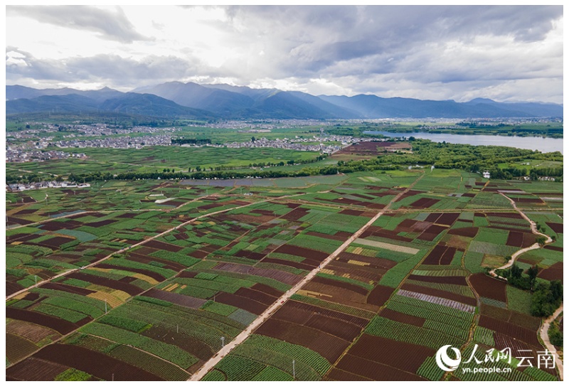 Galeria: paisagens rurais em Jianchuan parecem uma paleta de tintas