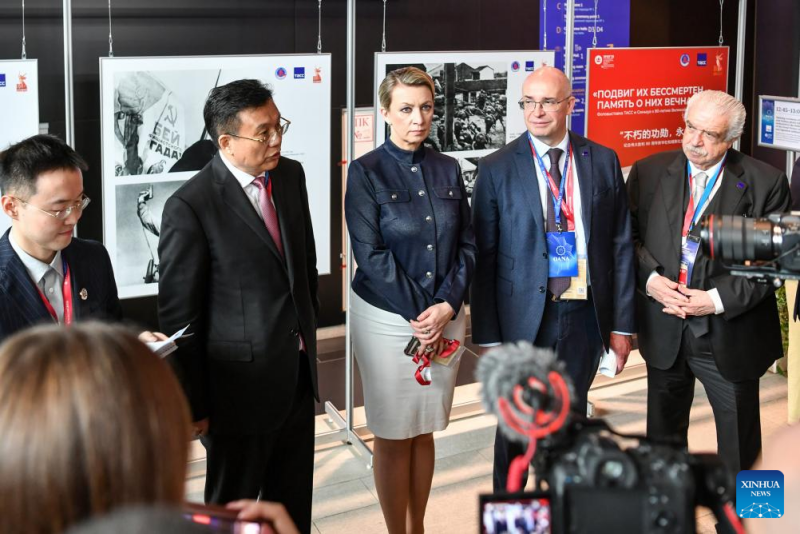 Exposi??o de fotos é inaugurada na Rússia para comemorar a vitória na Guerra Mundial Antifascista