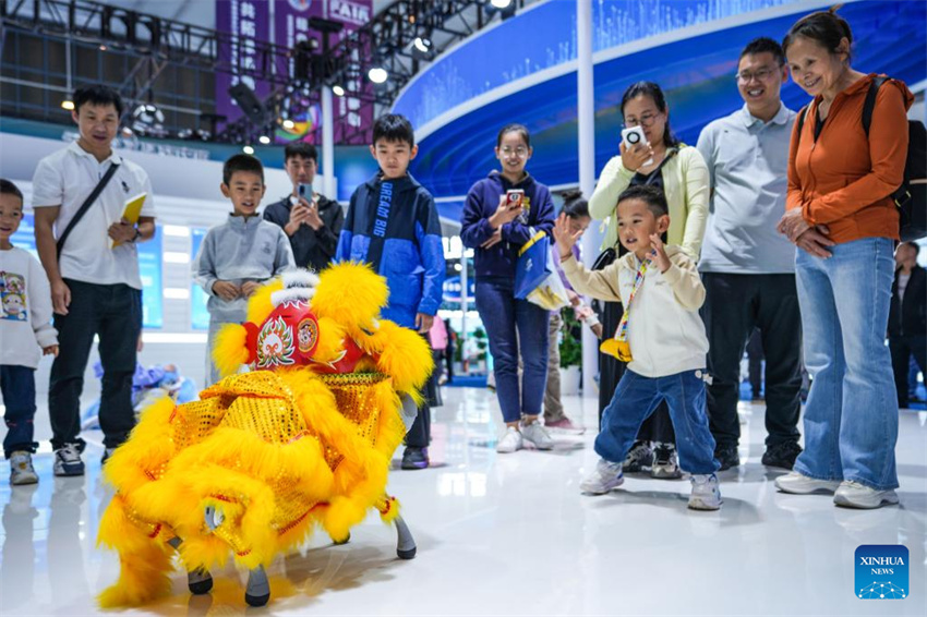 Exposi??es de alta tecnologia exibidas na 9a Expo China-Sul da ásia em Kunming, sudoeste da China