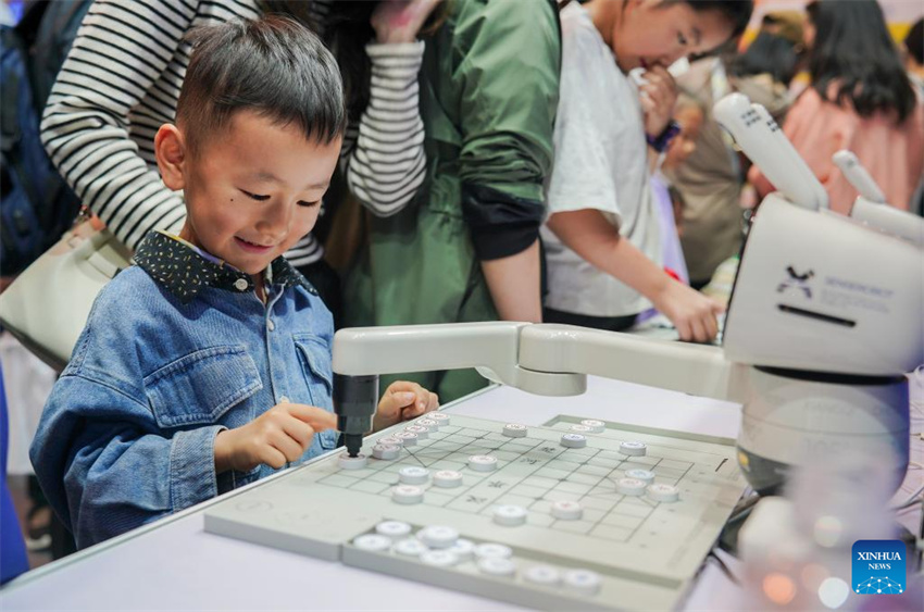 Exposi??es de alta tecnologia exibidas na 9a Expo China-Sul da ásia em Kunming, sudoeste da China