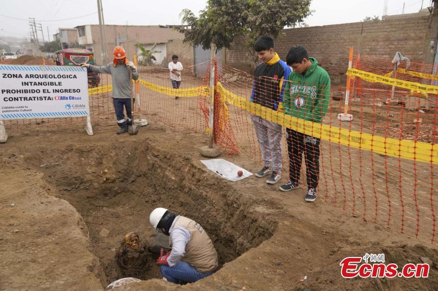 Múmia de mais de mil anos é descoberta por acaso em Lima