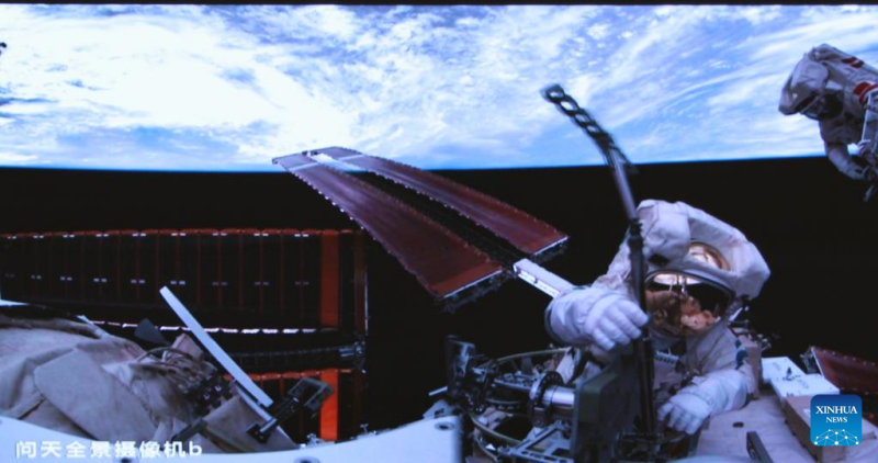 Astronautas da Shenzhou-20 completam segunda etapa de atividades extraveiculares