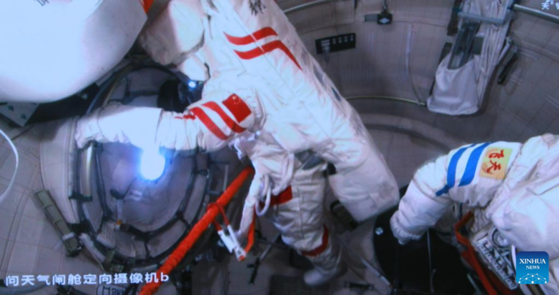 Astronautas da Shenzhou-20 completam segunda etapa de atividades extraveiculares