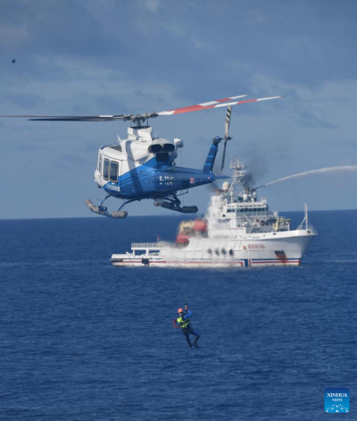 Exercício de resgate marítimo de emergência realizado em Hainan