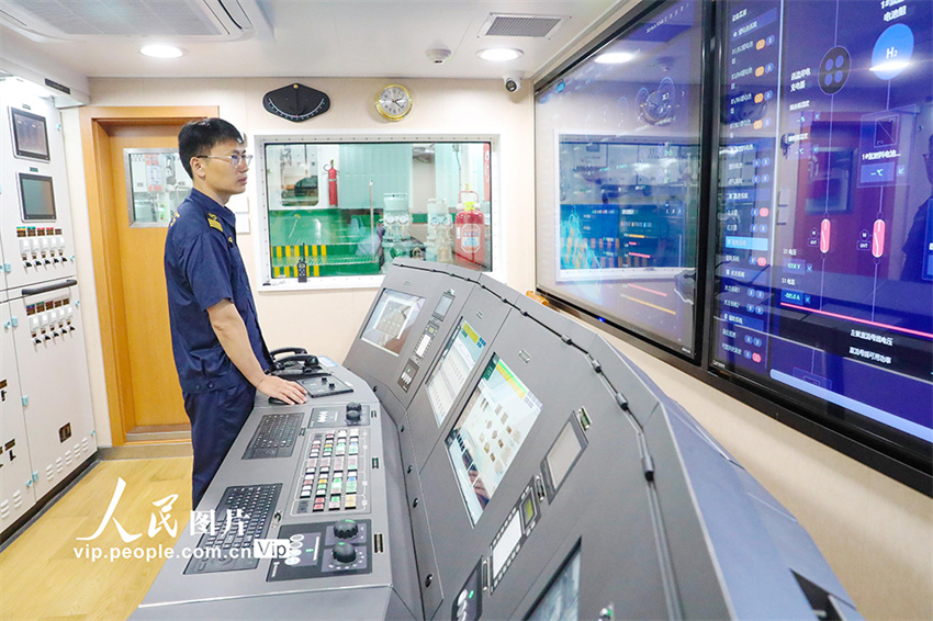 Primeiro navio rebocador híbrido hidrogênio-elétrico da China entra em opera??o