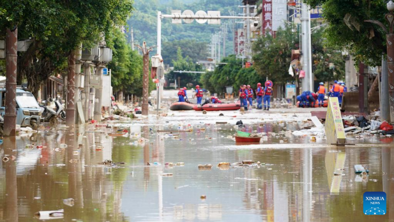 Esfor?os de socorro seguem no distrito do sudoeste da China atingido por enchentes