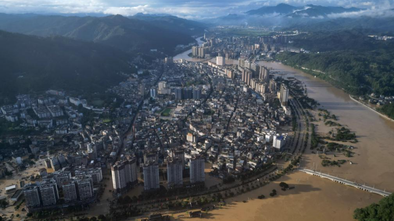 Esfor?os de socorro seguem no distrito do sudoeste da China atingido por enchentes