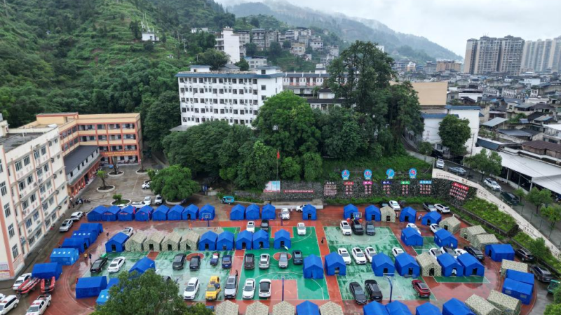 Esfor?os de socorro seguem no distrito do sudoeste da China atingido por enchentes