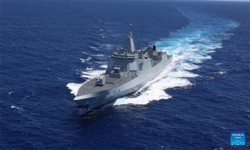 Forma??es de porta-avi?es da China regressam após concluir treinamento em alto-mar
