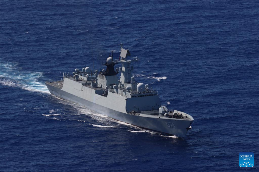 Forma??es de porta-avi?es da China regressam após concluir treinamento em alto-mar