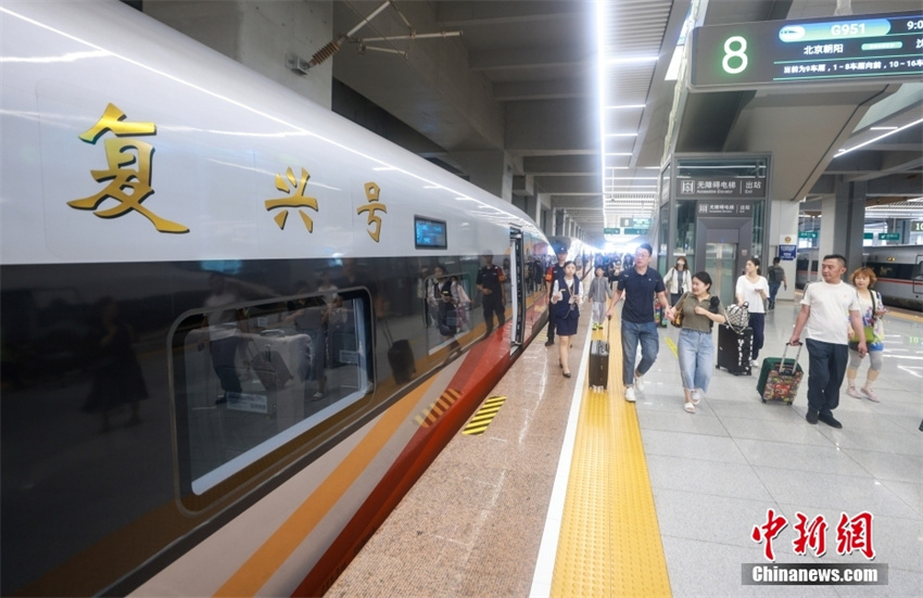 Transporte ferroviário chinês de ver?o inicia com estimativa de 953 milh?es de passageiros