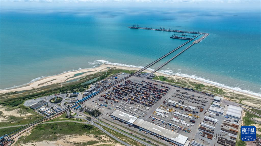 Porto brasileiro inaugura rota do Pacífico para facilitar comércio entre China e Brasil