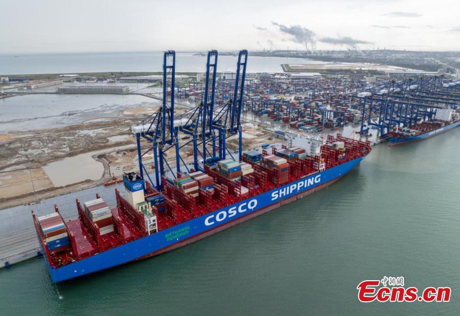 Navio porta-contêineres é abastecido com metanol verde produzido internamente na China pela primeira vez