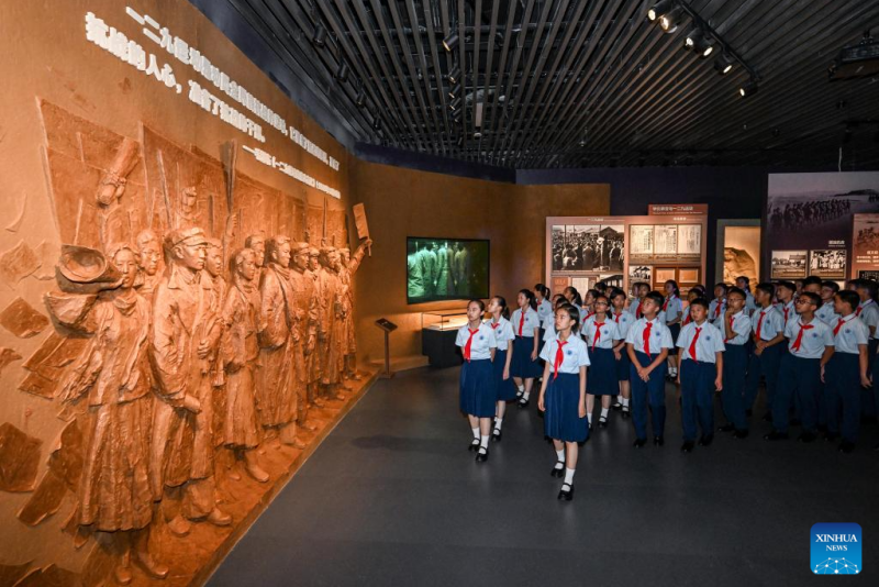 China marca 88o aniversário da resistência de toda a na??o contra agress?o japonesa