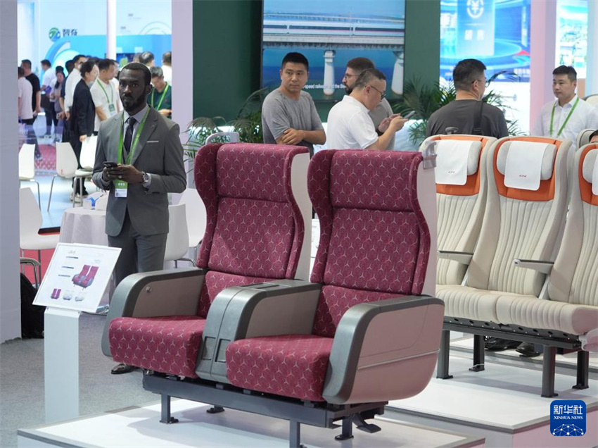 17a Exposi??o Internacional de Tecnologia e Equipamentos Ferroviários Modernos da China é inaugurada em Beijing