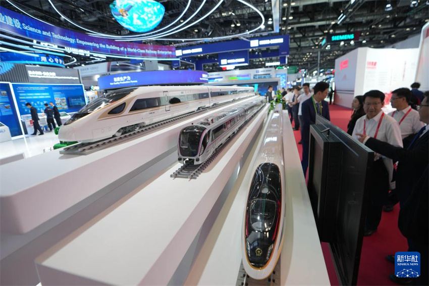 17a Exposi??o Internacional de Tecnologia e Equipamentos Ferroviários Modernos da China é inaugurada em Beijing