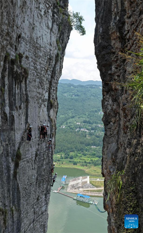 China: Enshi integra eventos esportivos com turismo para impulsionar revitaliza??o rural