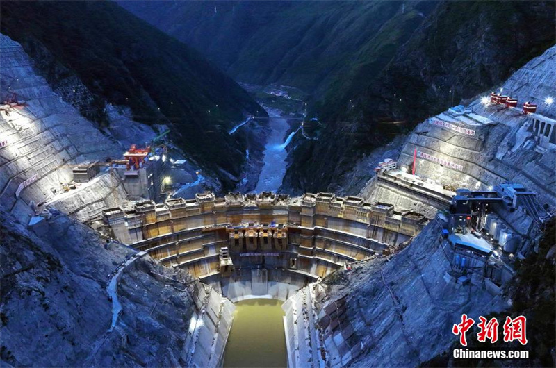 Galeria: constru??o da Usina Hidrelétrica Yebatan