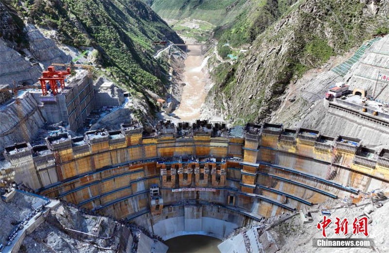 Galeria: constru??o da Usina Hidrelétrica Yebatan