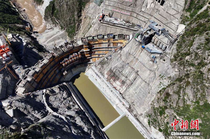 Galeria: constru??o da Usina Hidrelétrica Yebatan