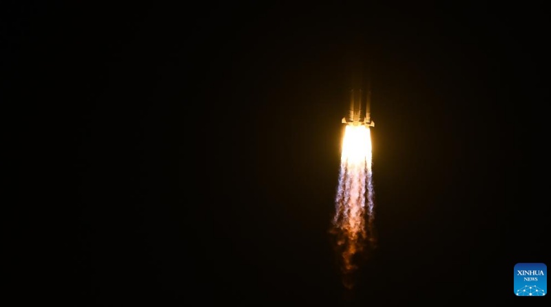 China lan?a nave de carga Tianzhou-9 para enviar suprimentos para a esta??o espacial