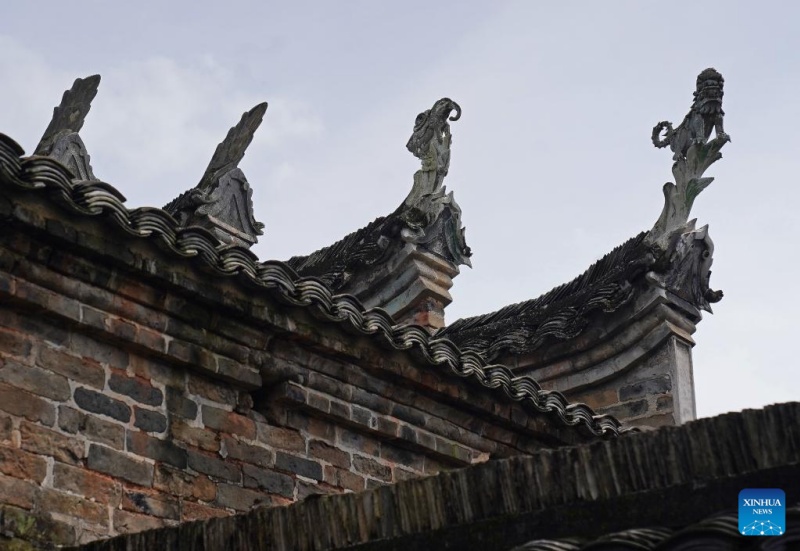 Complexo murado de Hakka em Jiangxi atrai turistas