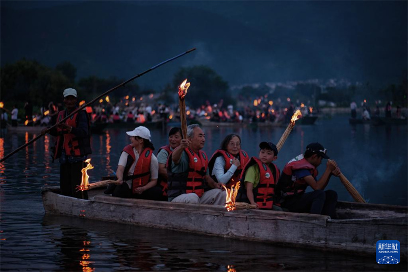 Yunnan celebra com entusiasmo Festival das Tochas