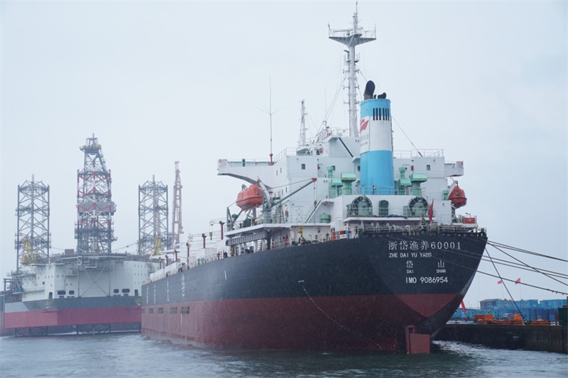 China entrega primeiro navio-plataforma de cultivo marinho de 80 mil toneladas