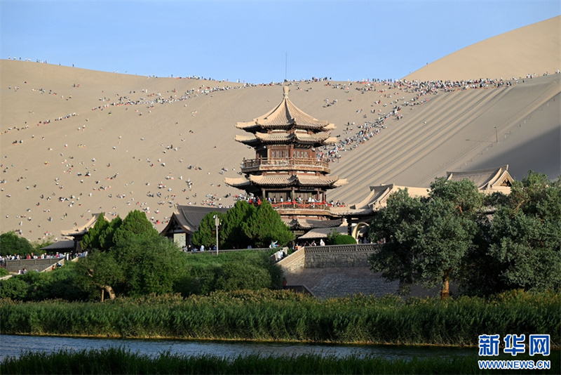 Gansu: Dunhuang recebe alta temporada de turismo durante o ver?o
