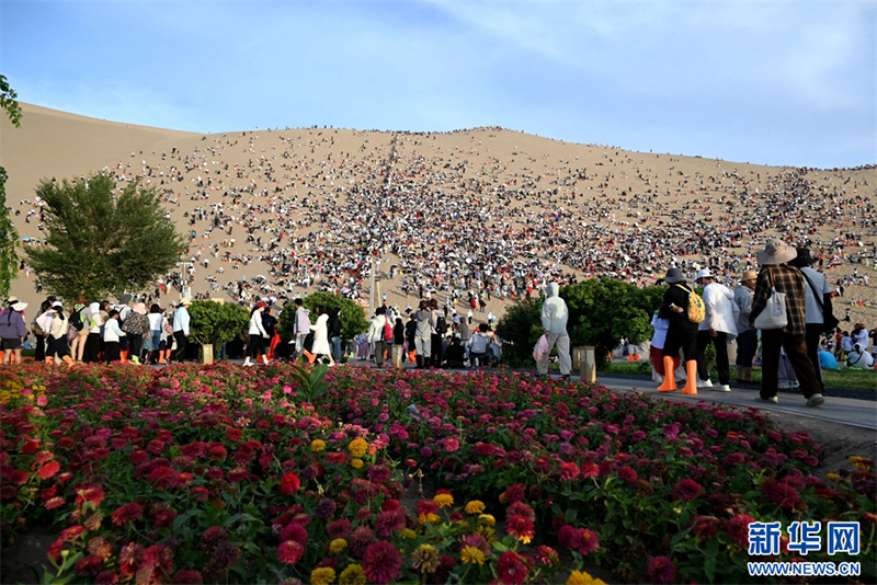Gansu: Dunhuang recebe alta temporada de turismo durante o ver?o