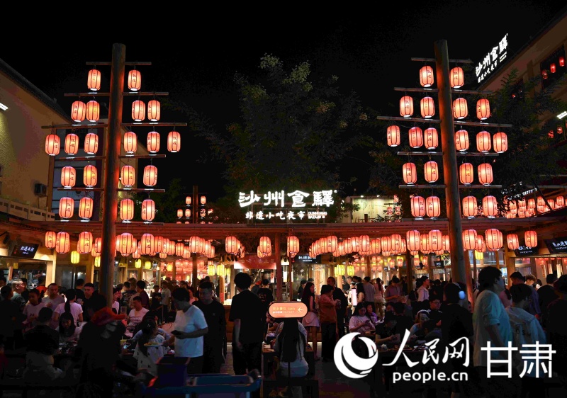 Dunhuang vive aquecimento contínuo da “economia noturna”