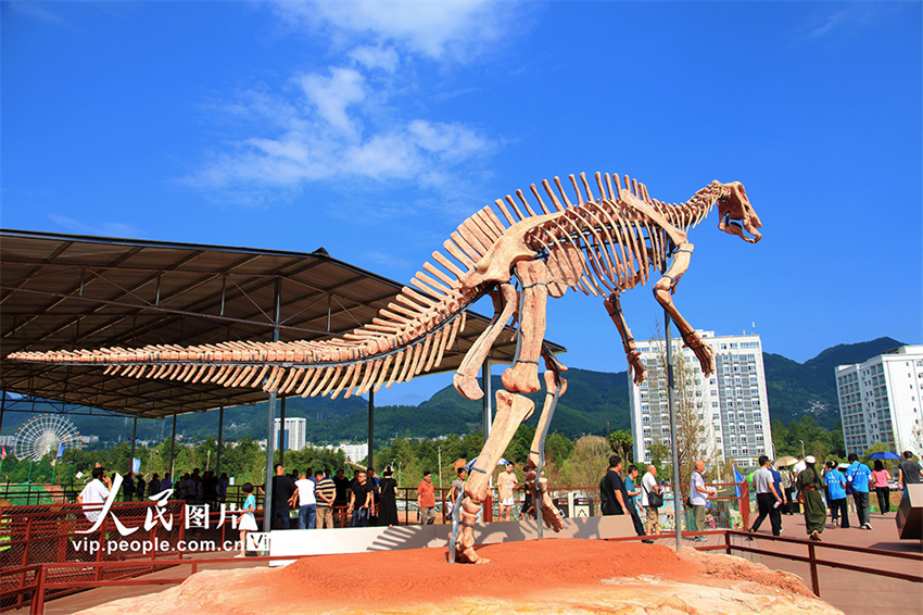 Chongqing: Parque do Sítio dos Dinossauros recebe uma onda de visitantes