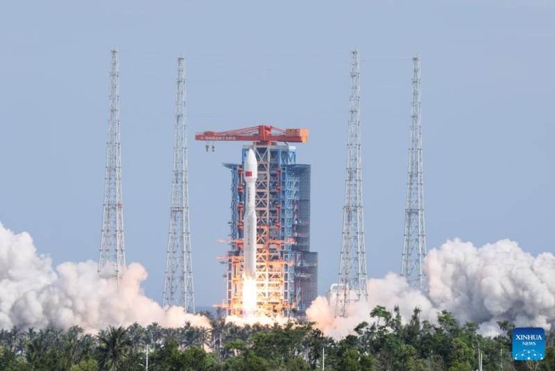 China lan?a com sucesso grupo de satélites de órbita terrestre baixa