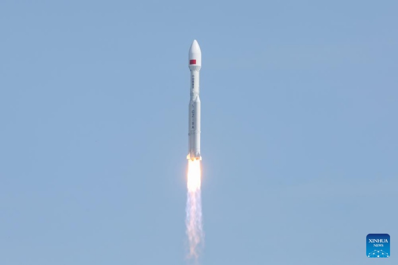 China lan?a com sucesso grupo de satélites de órbita terrestre baixa