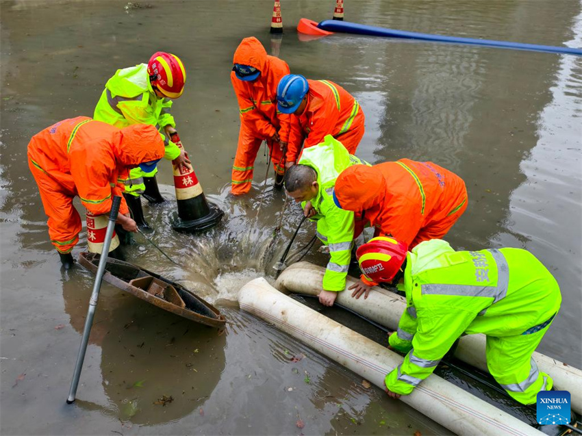 Províncias do leste da China intensificam preven??o de desastres para o tuf?o Co-May
