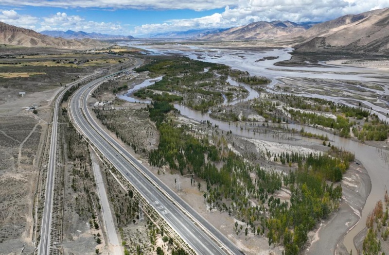 Rede de transporte abrangente impulsiona desenvolvimento em Xizang