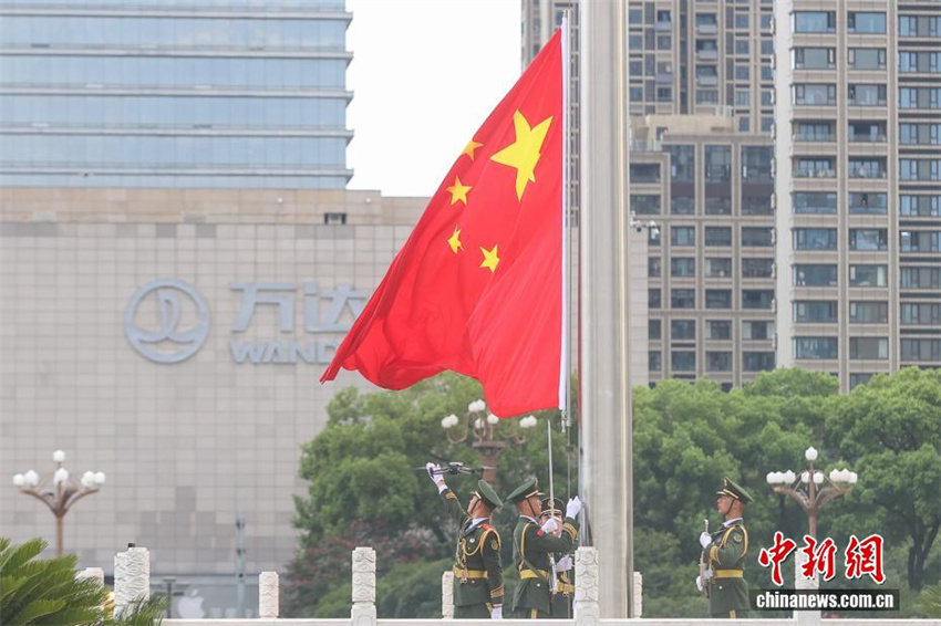 Nanchang realiza cerim?nia de hasteamento da bandeira para celebrar Dia do Exército da China