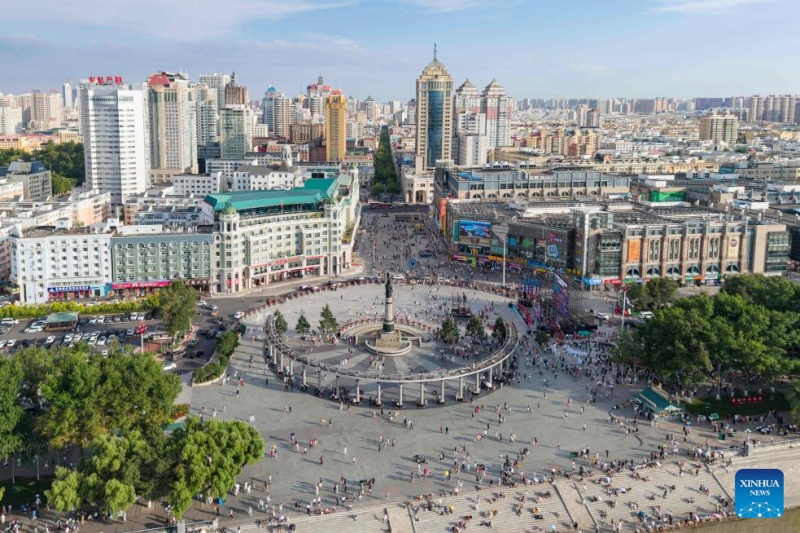 Ver?o fresco em Harbin atrai turistas para férias