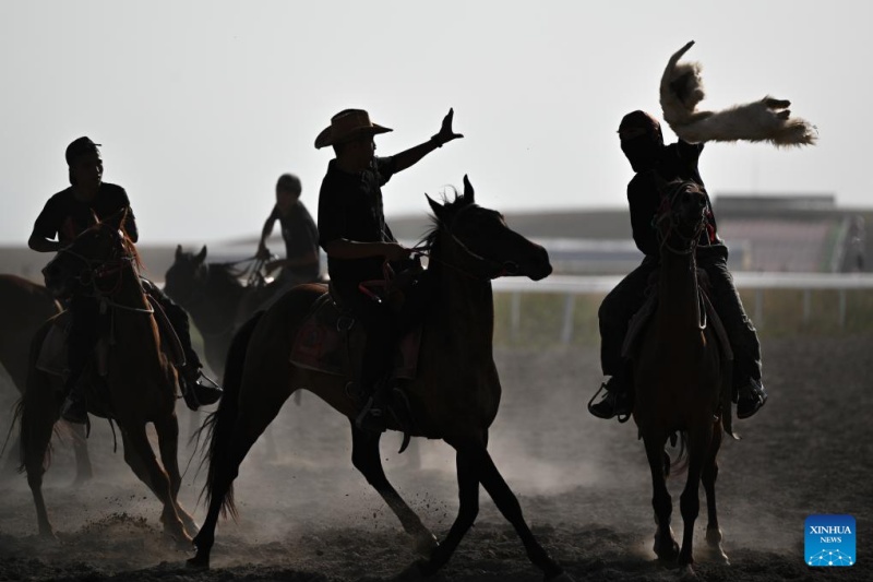 Visitantes s?o atraídos pelas paisagens naturais e atra??es culturais únicas em Xinjiang