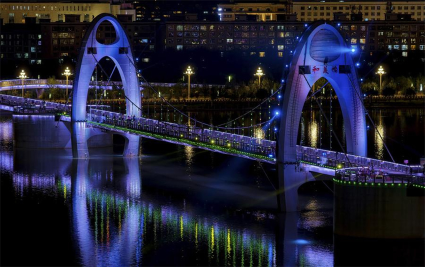 Pontes em Lhasa representam desenvolvimento de Xizang