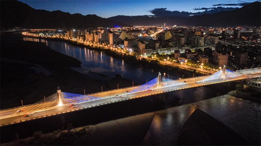 Pontes em Lhasa representam desenvolvimento de Xizang
