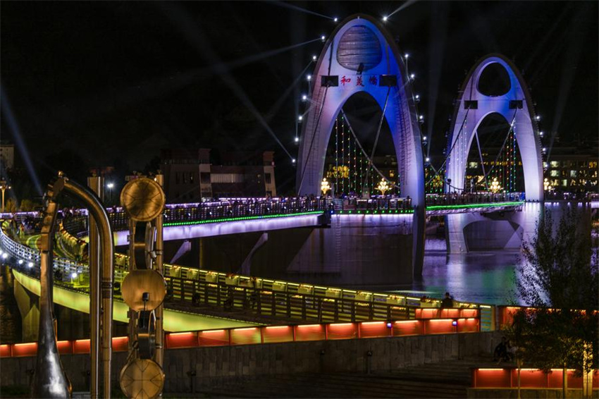 Pontes em Lhasa representam desenvolvimento de Xizang