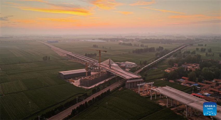Ponte estaiada em Shandong girada para a posi??o desejada