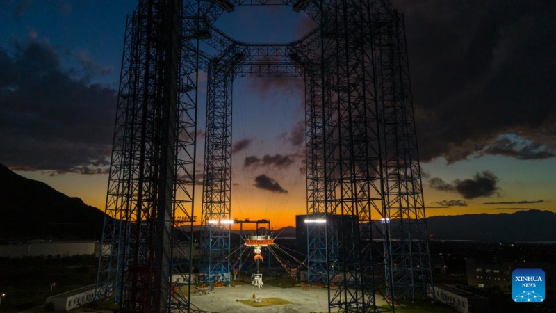 China conclui primeiro teste de pouso e decolagem de pousador lunar tripulado