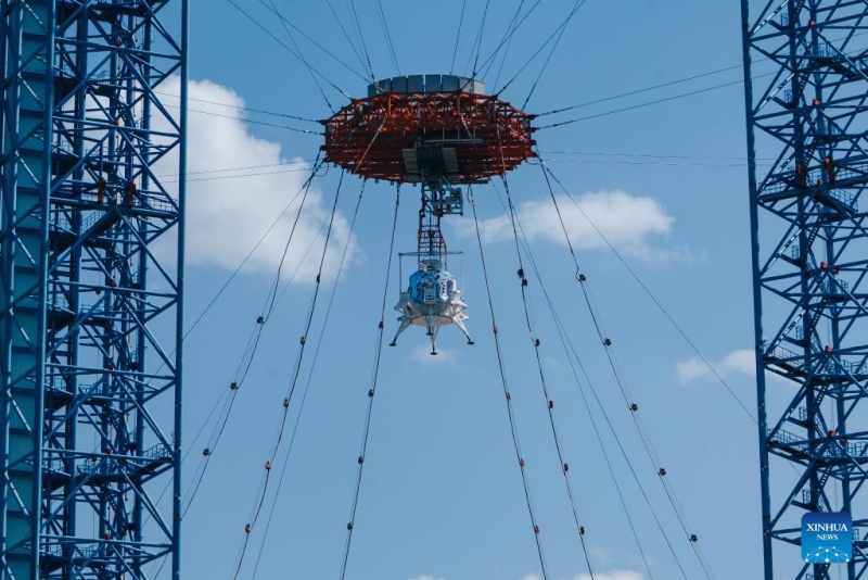 China conclui primeiro teste de pouso e decolagem de pousador lunar tripulado
