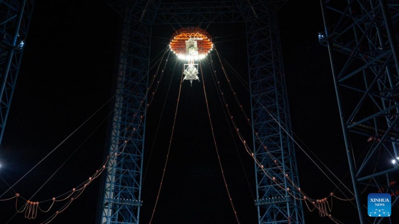 China conclui primeiro teste de pouso e decolagem de pousador lunar tripulado